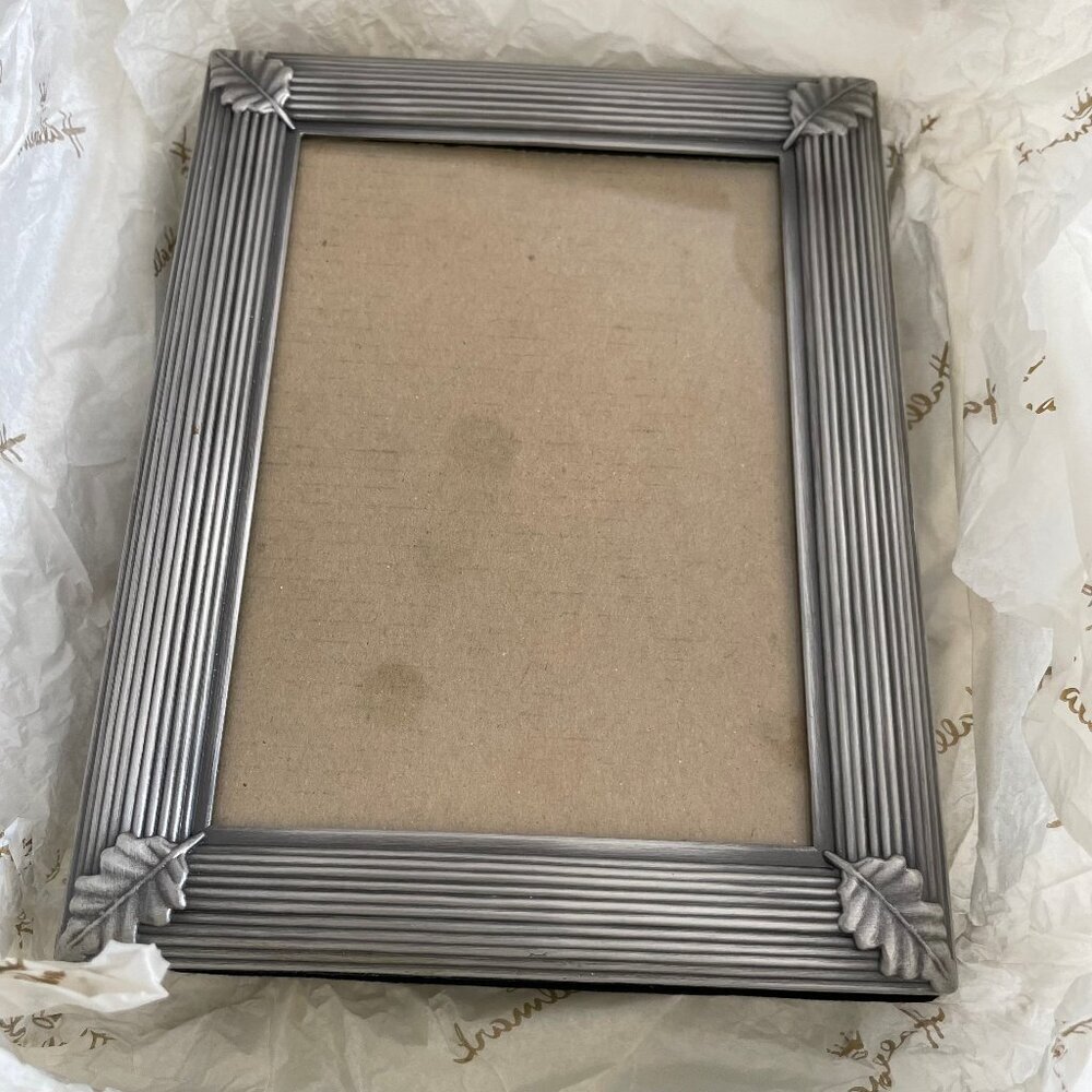 Burnes Mini Max 4" x 6" Photo Album Ribbed Leaf Style Holds 60 Pics Silv Blk